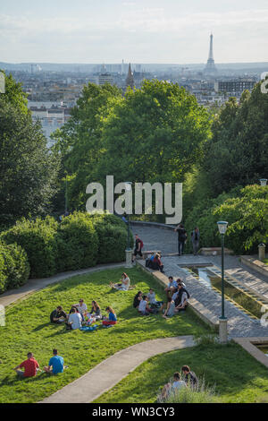 Aussicht auf Paris vom Parc de Belleville-Blick über Paris vom Parc de Belleville Stockfoto