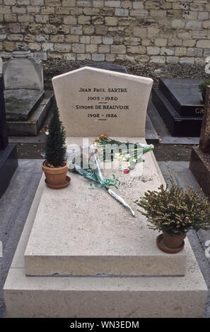 Paris, Friedhof Montparnasse Cimetière Montparnasse, Jean-Paul Sartre und Simone de Beauvoir - Paris, Friedhof Montparnasse Cimetière Montparnasse, Stockfoto