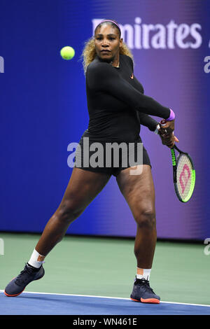 Flushing NY, USA. 05 Sep, 2019. Serena Williams Vs Elina Svitolina während der Frauen Halbfinale auf Arthur Ashe Stadium am USTA Billie Jean King National Tennis Center am 5. September 2019 in Flushing Queens. Quelle: MPI04/Medien Punch/Alamy leben Nachrichten Stockfoto