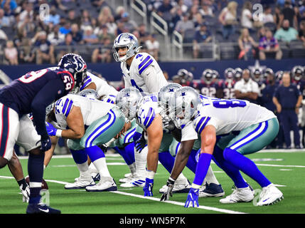 August 24th, 2019:. Dallas Cowboys Quarterback Dak Prescott (4). Während einer NFL Football Spiel zwischen den Houston Texans und Dallas Cowboys bei AT&T Stadium in Arlington, Texas. Manny Flores/CSM Stockfoto