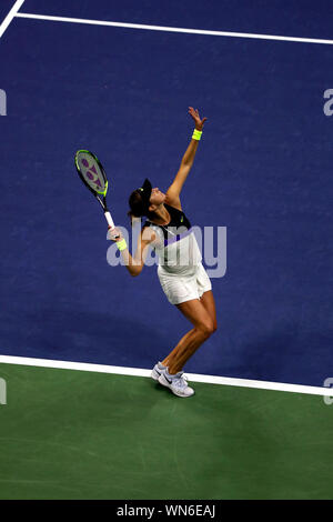 Flushing Meadows, New York, Vereinigte Staaten - 5 September 2019. Belinda Bencic der Schweiz, während hier Halbfinale gegen Kanada's Bianca Andreescu bei den US Open in Flushing Meadows, New York. Andreescu gewann das Match in den geraden Sätzen und Serena Williams in Samstag Finale Stockfoto