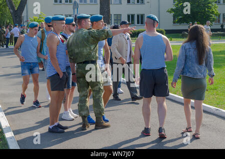 Brest, Belarus - August 2, 2019: Tag der Luftlandetruppen und Spezialeinheiten Stockfoto