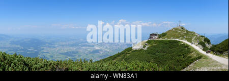 Berg alpine Landschaft auf einem hellen, sonnigen Tag. Stockfoto