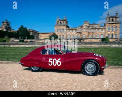1953 Fiat 8V Rapi Corsa, die im Salon Prive Blenheim Palace 2019 Stockfoto