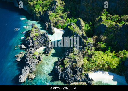 Luftaufnahme von versteckten Strand in El Nido, Palawan, Philippinen Stockfoto