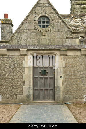 Cornish Cottage. Alte Architektur und Tür. Prussia Cove, Penzance, Cornwall, Großbritannien Stockfoto