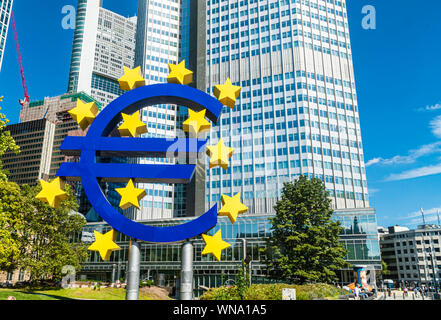 Finanzplatz Frankfurt am Main. Stadtzentrum. Wolkenkratzer in Frankfurt. Europäische Zentralbank. Stockfoto