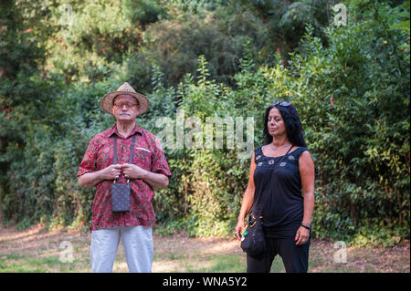 "Wald Baden', bioenergetische Erfahrung mit Marco Nieri. Park Villa Ada, Rom. Italien. Stockfoto