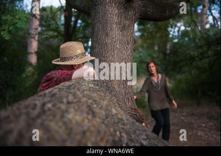 "Wald Baden', bioenergetische Erfahrung mit Marco Nieri. Park Villa Ada, Rom. Italien. Stockfoto