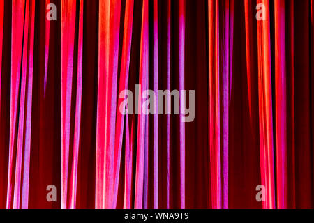 Textur Hintergrund roten Vorhang und Schatten des Lichts. Stockfoto