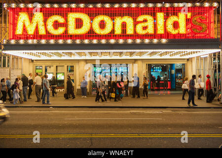 NEW YORK CITY, USA - ca. September 2011: McDonald's Restaurant in New York. Stockfoto