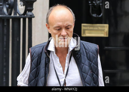 London, Großbritannien. 4. Sep 2019. Spezielle Berater der britischen Premierminister, Dominic Cummings kommt aus 10 Downing Street in London. Quelle: Steve Taylor/SOPA Images/ZUMA Draht/Alamy leben Nachrichten Stockfoto