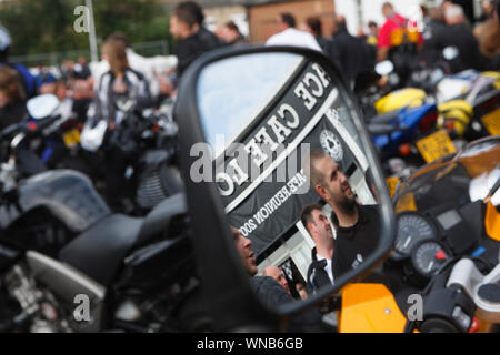 Ace Cafe Reunion, Brighton Burn up, Masse Sammeln der Motorradfahrer bei Ace Cafe, Ace-Ecke, Stonebridge, nördlich von London nach Brighton. Die Stockfoto