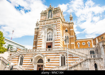 Vor der Kapuzinerkirche der Muttergottes von Lourdes in Rijeka Kroatien Stockfoto