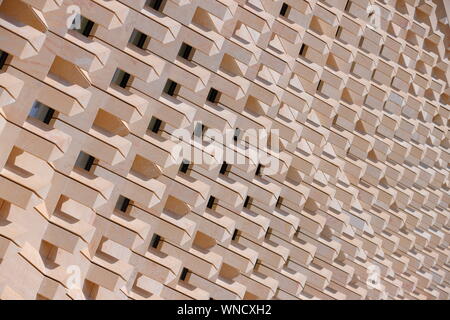 Die abstrakte Faszien des Parlaments von Malta Gebäude in Valletta. Stockfoto