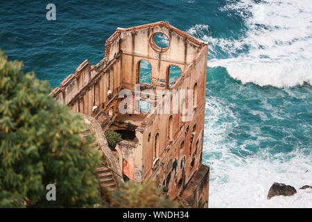 Levator Gordejuela. Verlassene Gebäude in der Nähe des Ozeans in Teneriffa, Los Realejos Stockfoto
