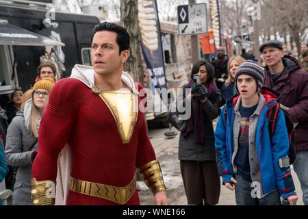 ZACHARY LEVI und JACK DYLAN GRAZER in SHAZAM! (2019), unter der Regie von DAVID F. SANDBERG. Quelle: Warner Bros./DC/DC Comics/New Line Cinem/WILKIE, Steve/Album Stockfoto