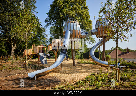 Die Einführung eines neuen Spielplatz in Heaton Park, am See Abenteuer ist ein modernes Spielbereich für Kinder. Stockfoto