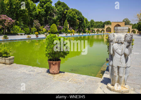 Pool in einem persischen Garten. Stockfoto