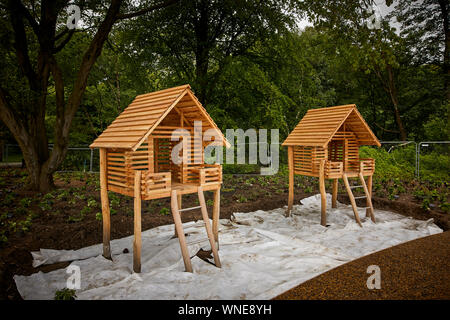 HEATON PARK im Norden von Manchester ist über einen neuen Spielplatz für Kinder zu starten Stockfoto