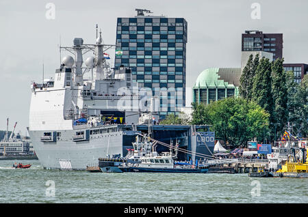 Rotterdam, Niederlande, 6. September 2019: amphibische Marine cargo Schiff Rotterdam im Park Kai während des Wereldhavendagen (World Port Tage günstig Stockfoto