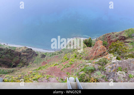 Auf das Küstengebiet von Cabo Girão einer hohen Klippe in Madeira Stockfoto