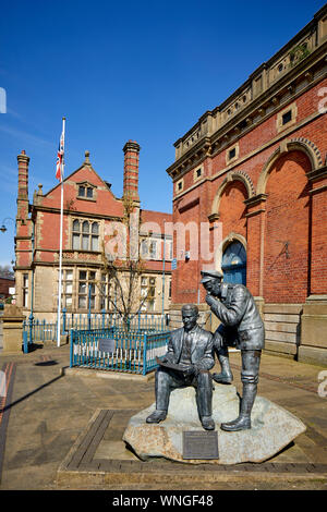 Tameside Jack Richter Statue Herr Pendry Square Stalybridge Gedenken an Es ist ein langer Weg, Tipperary Stockfoto