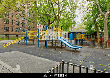 Spielplatz im Gehäuse Projekt in Amerika Stockfoto