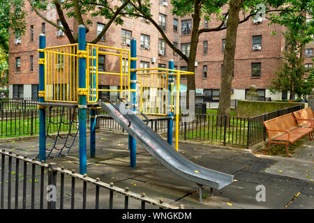 Spielplatz im Gehäuse Projekt in Amerika Stockfoto