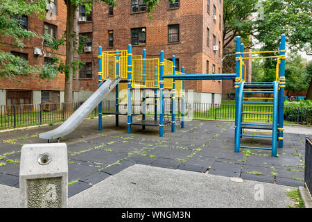 Spielplatz im Gehäuse Projekt in Amerika Stockfoto