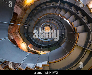 Suchen der Wendeltreppe, ehemalige Glasgow Herald Tower, jetzt den Leuchtturm, Glasgow, Schottland, Großbritannien Stockfoto