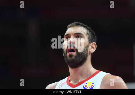 (190906) - Wuhan, Sept. 6, 2019 (Xinhua) - Marc Gasol Spanien reagiert während der Gruppe J Match zwischen Spanien und Italien an der FIBA WM 2019 in Wuhan, der Hauptstadt der Provinz Hubei in Zentralchina, Sept. 6, 2019. (Xinhua / Cheng Min.) Stockfoto