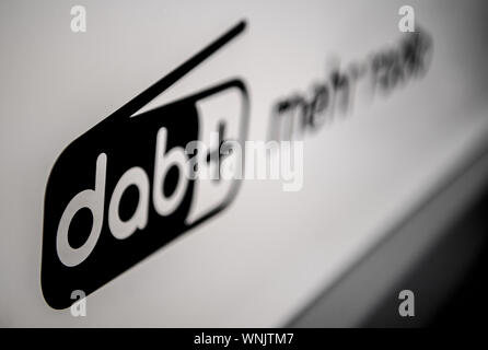 Berlin, Deutschland. 06 Sep, 2019. Logo für das digitale Radio DAB auf der Messe IFA, der weltweit größten Fachmesse für Unterhaltungs- und Consumer Electronics. Quelle: Britta Pedersen/dpa-Zentralbild/dpa/Alamy leben Nachrichten Stockfoto