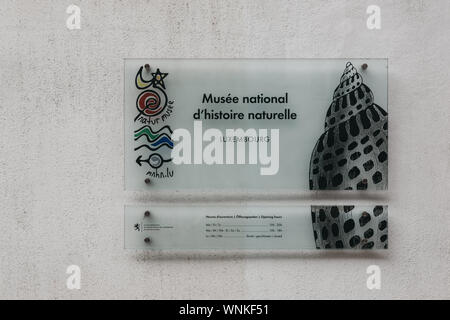 Die Stadt Luxemburg, Luxemburg - 19. Mai 2019: Schild, das Nationalmuseum für Geschichte und Kunst (MNHA), ist ein Museum in der Ville Haute Viertel, Stockfoto