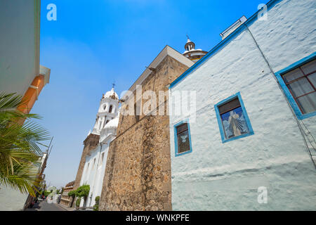 Guadalajara, Tlaquepaque, Mexiko - 20 April 2019: Tlaquepaque malerischen Straßen während der Hauptreisezeit Stockfoto