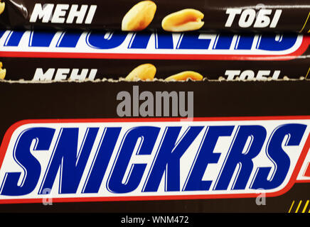 Kiew, Ukraine. 2. Sep 2019. Snickers Balken auf einem Regal. Quelle: Igor Golovniov/SOPA Images/ZUMA Draht/Alamy leben Nachrichten Stockfoto