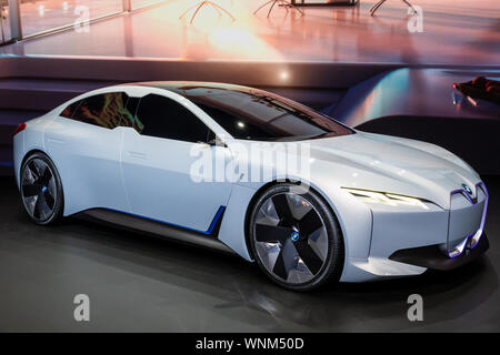 FRANKFURT, Deutschland - 13.09.2017: BMW iVision Dynamics elektrische Konzeptfahrzeug auf der Frankfurter Automobilausstellung IAA. Stockfoto