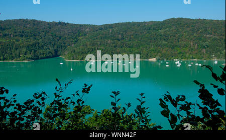 Atemberaubende lac de Vouglans in der Franche Comté Region in Frankreich Stockfoto