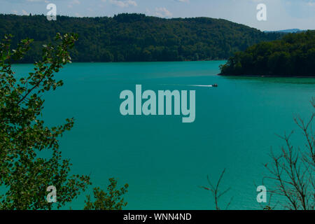 Atemberaubende lac de Vouglans in der Franche Comté Region in Frankreich Stockfoto