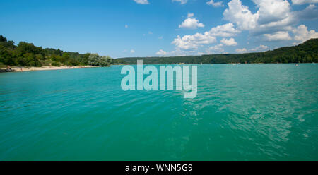 Atemberaubende lac de Vouglans in der Franche Comté Region in Frankreich Stockfoto