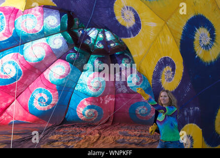 Albuquerque, New Mexico, 01.10.2016: Foto wurde während am frühen Morgen, wenn hunderte von Ballons aufsteigend kurz nach Sonnenaufgang. Stockfoto
