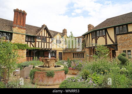 Astor-flügel Hof, Hever Castle, Hever, Edenbridge, Kent, England, Großbritannien, USA, UK, Europa Stockfoto