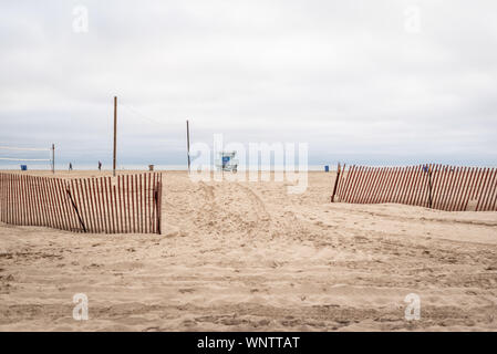 Ein kalifornischer Strand an einem bewölkten Tag. Stockfoto