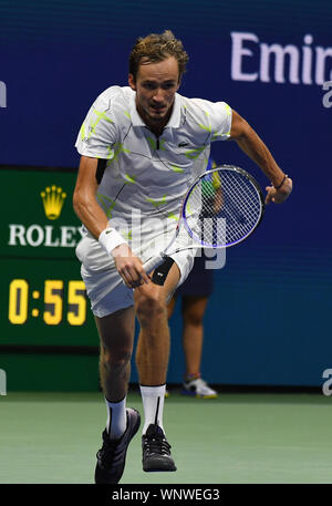 New York, USA. 06 Sep, 2019. Flushing Meadows New York US Open Tennis Tag 12 06/09/2019 Daniil Medwedew (RUS) der Männer semi final Match: Roger Parker/Alamy leben Nachrichten Stockfoto