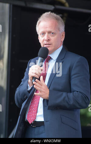 6. September 2019 - London, Parliament Square - Phillip Lee MP (Liberaldemokraten - Bracknell) in einer Rede auf der Kundgebung der Völker Abstimmung Kampagne organisiert nur af Stockfoto