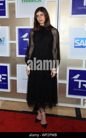 Las Vegas, NV, USA. 6. Sep 2019. Alexandra Daddario in der Ankunftshalle für die Tyler Robinson Foundation (TRF) 6. jährlichen Anstieg bis Gala, Wynn Las Vegas, Las Vegas, NV September 6, 2019. Credit: MORA/Everett Collection/Alamy leben Nachrichten Stockfoto