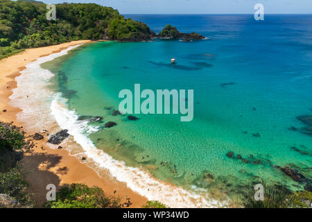 Luftaufnahme von Baia do Sancho in Fernando de Noronha, konsequent auf Platz eins der besten Strände der Welt Stockfoto