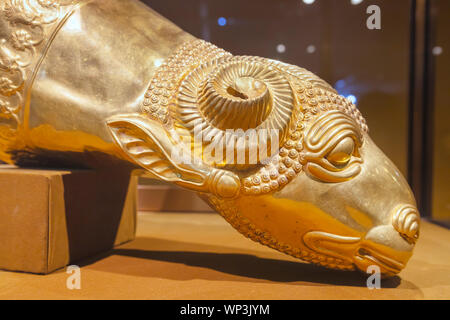 Rhyton in Form von Ram's Head, gold, 6 Jh. v. Chr., Reza Abbasi Museum, Teheran, Iran Stockfoto