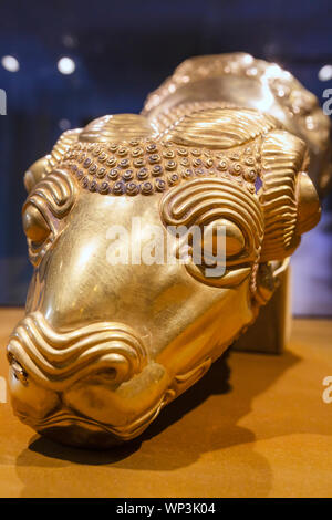 Rhyton in Form von Ram's Head, gold, 6 Jh. v. Chr., Reza Abbasi Museum, Teheran, Iran Stockfoto