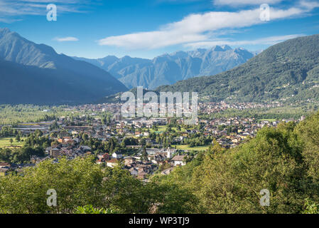 Domodossola, wichtig und antike Stadt in Norditalien. Blick nach Süden Stockfoto